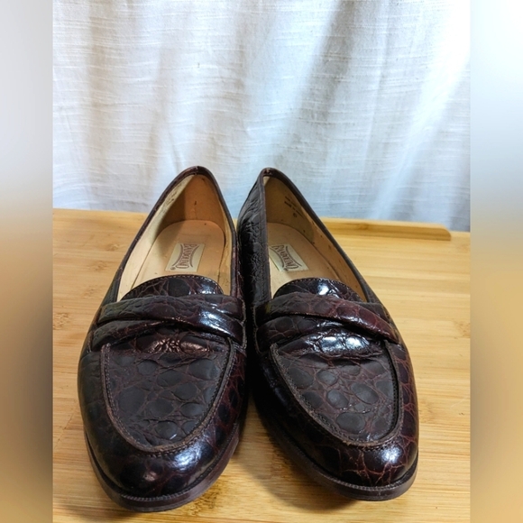 Bandolino Reptile skin faux hard bottom - Picture 1 of 5